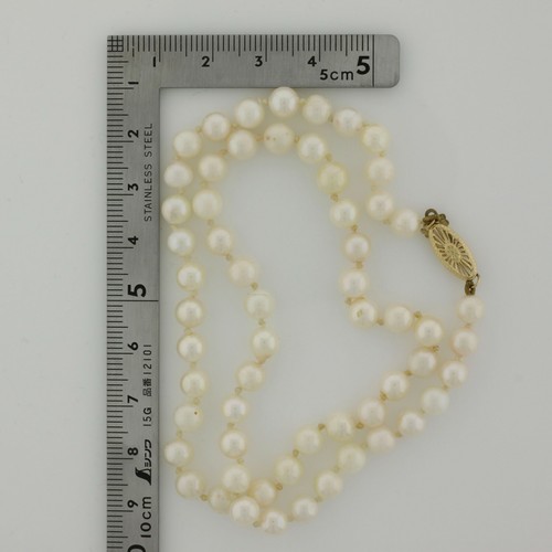 14K Gelbgold Weiß Perle Halskette 6 mm Runde Perlen 16 Zoll lang ca. 1970 - Bild 5 von 5