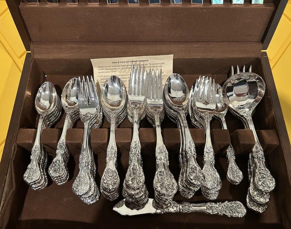 VTG 64pc Rogers FRENCH ROSE Silver-plate - Image 4 of 4