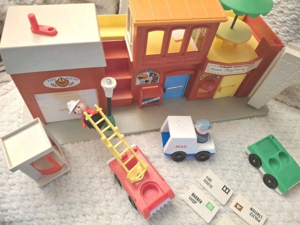 Fisher Price Little People #997 Play Family VILLAGE de colección años 70 100 % com. con caja Foto 2 de 4