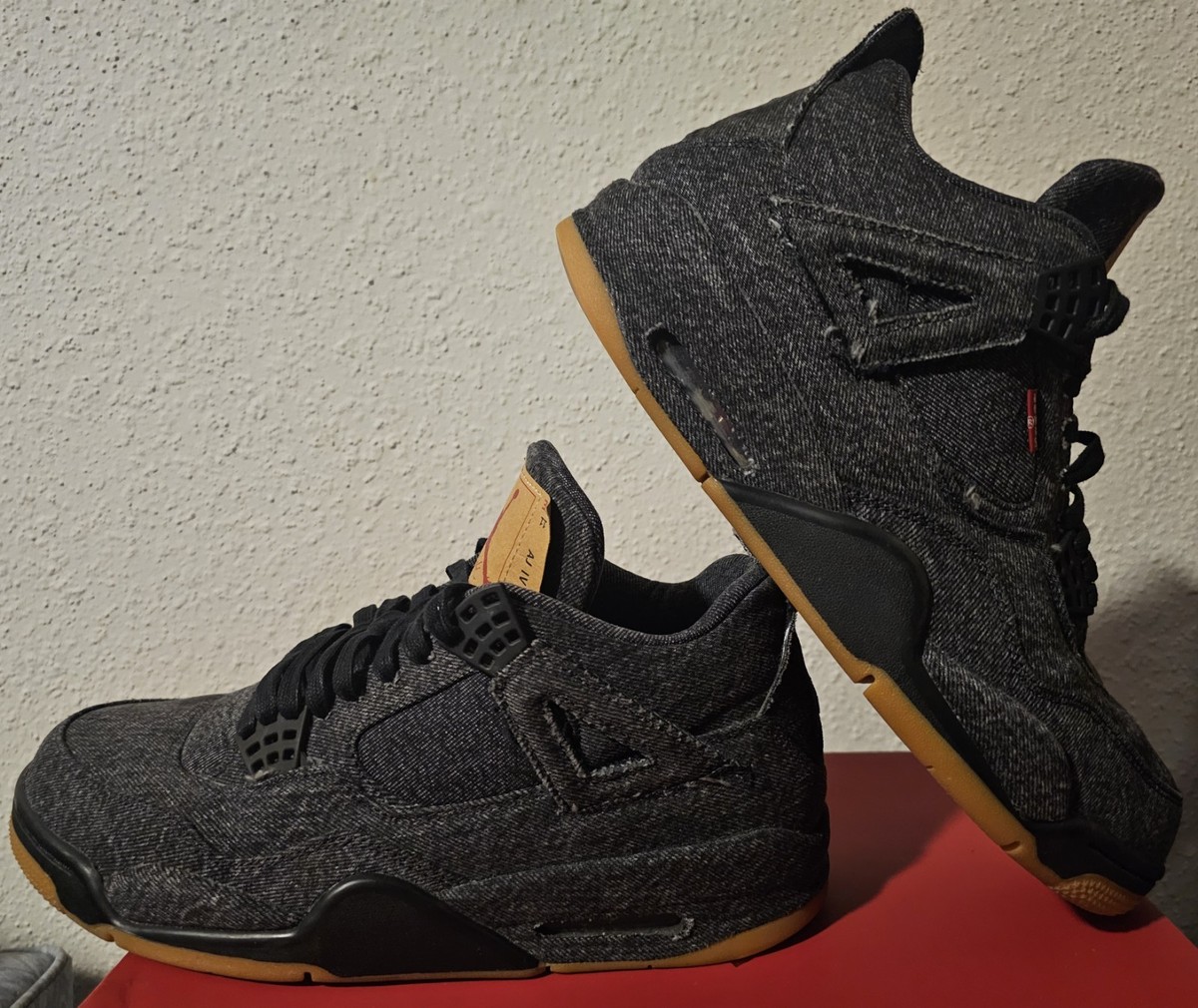 Levi's x Air Jordan 4 Retro Black Denim🔥Men's Size 11 Levi's x Air Jordan 4 Retro Black Denim🔥Men's Size 11
