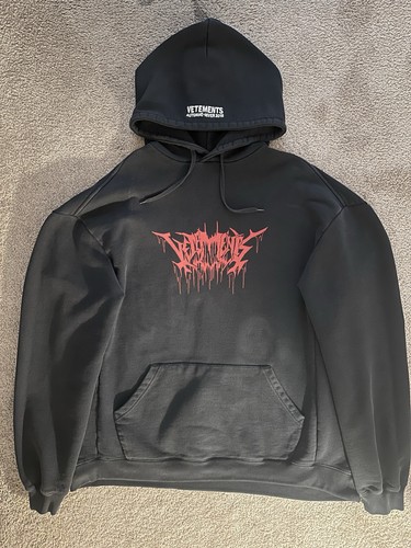 Vetements AW18 Metal Tour Logo Pullover Hoodie