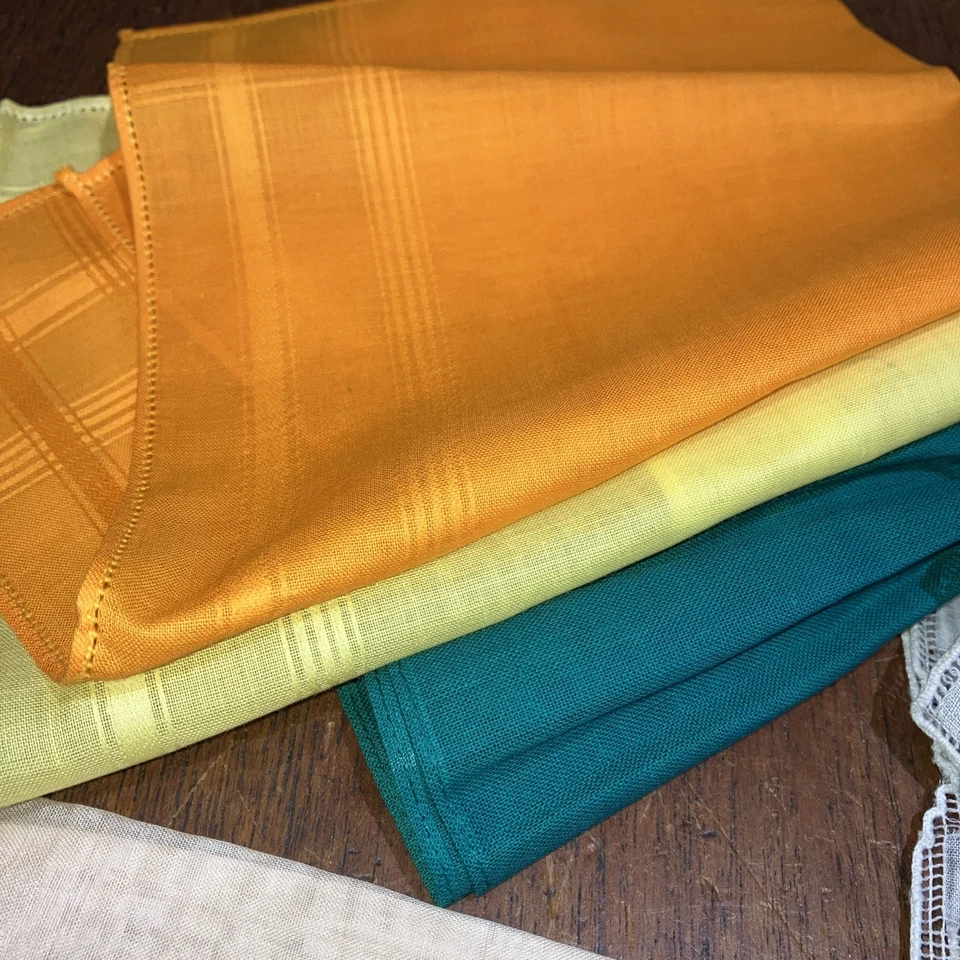 11 Linen/Cotton  Vintage Ladies Hankies Mixed Colours - Image 4 of 4