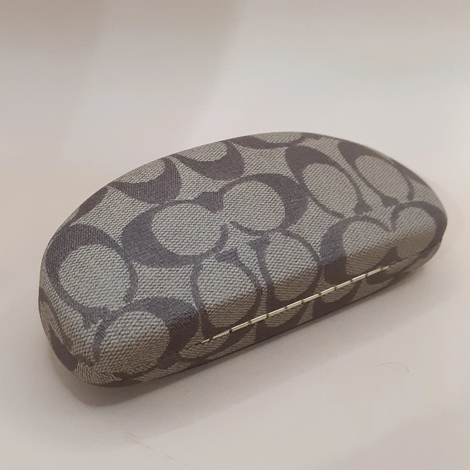 Óculos de sol Coach Signature marrom acastanhado concha dura logotipo estojo - Imagem 3 de 4