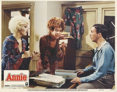 Annie 11x14 Original Lobby Card Carol Burnett Bernadette Peters Tim Curry 1982
