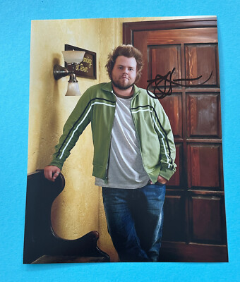 Tyler Labine  -  Deadbeat  - signed, original Autogramm