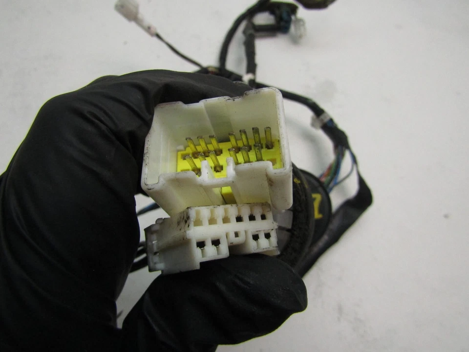 Arnés de cableado de puerta RODEO 2002 lado del pasajero cable delantero conector enchufe Foto 2 de 4