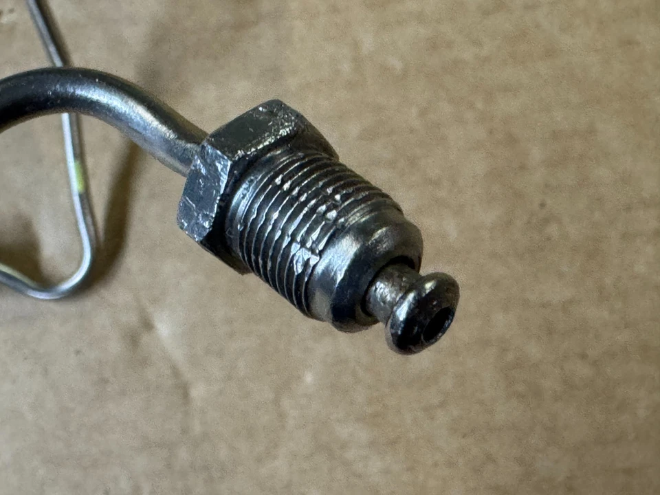 Ford Mustang 87-93 Líneas de freno Cilindro maestro Válvula dosificadora Tambor 8,8 OEM Foto 4 de 4