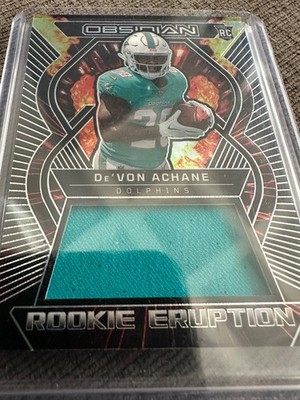 NFL sports card 2023 Panini Rookie Eruption Obsidian De'Von Achane 147/199
