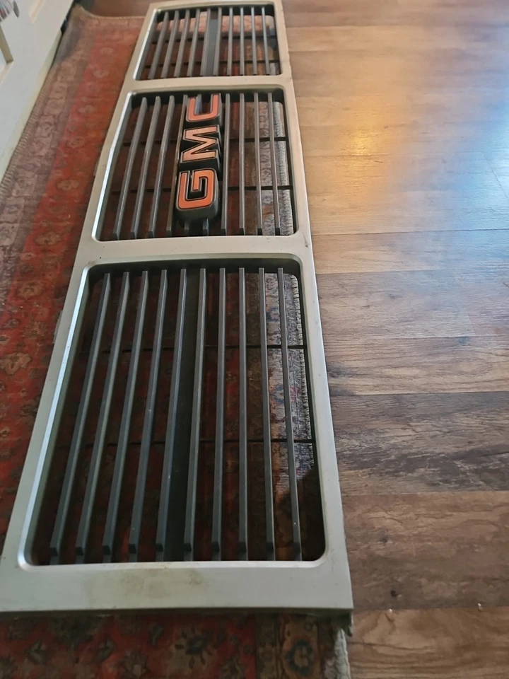 Parrilla GMC de carrocería cuadrada original vintage 1973-1987 15598754 15598754 OEM  Foto 4 de 4