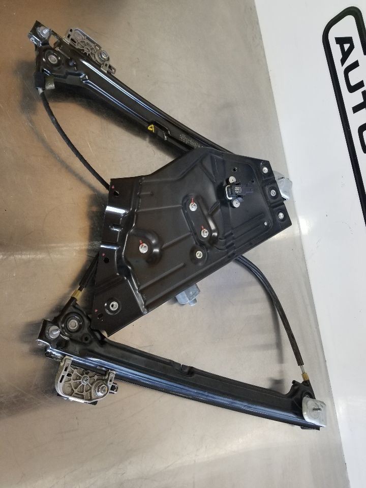 Maserati Ghibli 2014-2017 Front Right Side window