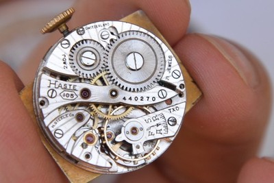 Vintage HASTE 105 21J Manual Wind Men's Watch Movement --For Parts