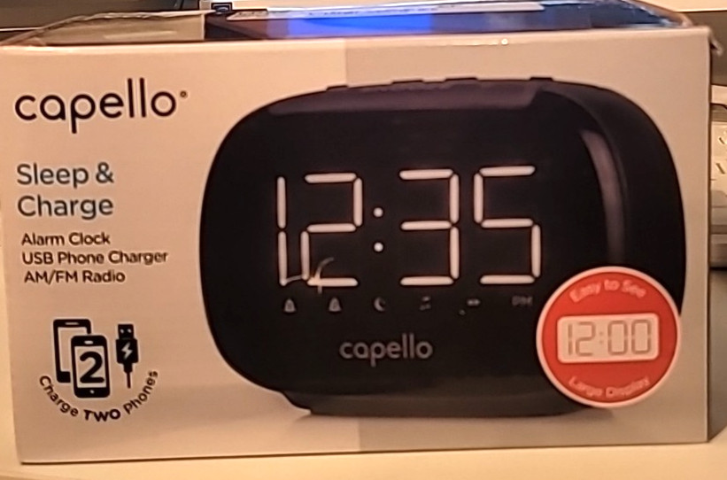 Dual Usb Phone Charger Am/fm Radio Cr22