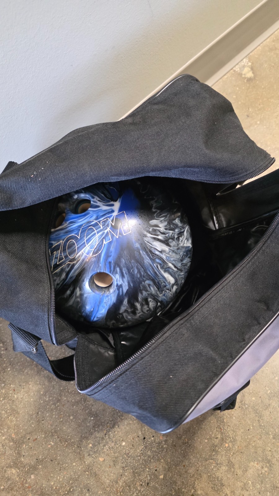 Ebonite Zoom Bowling Ball w/ Brunswick Bag