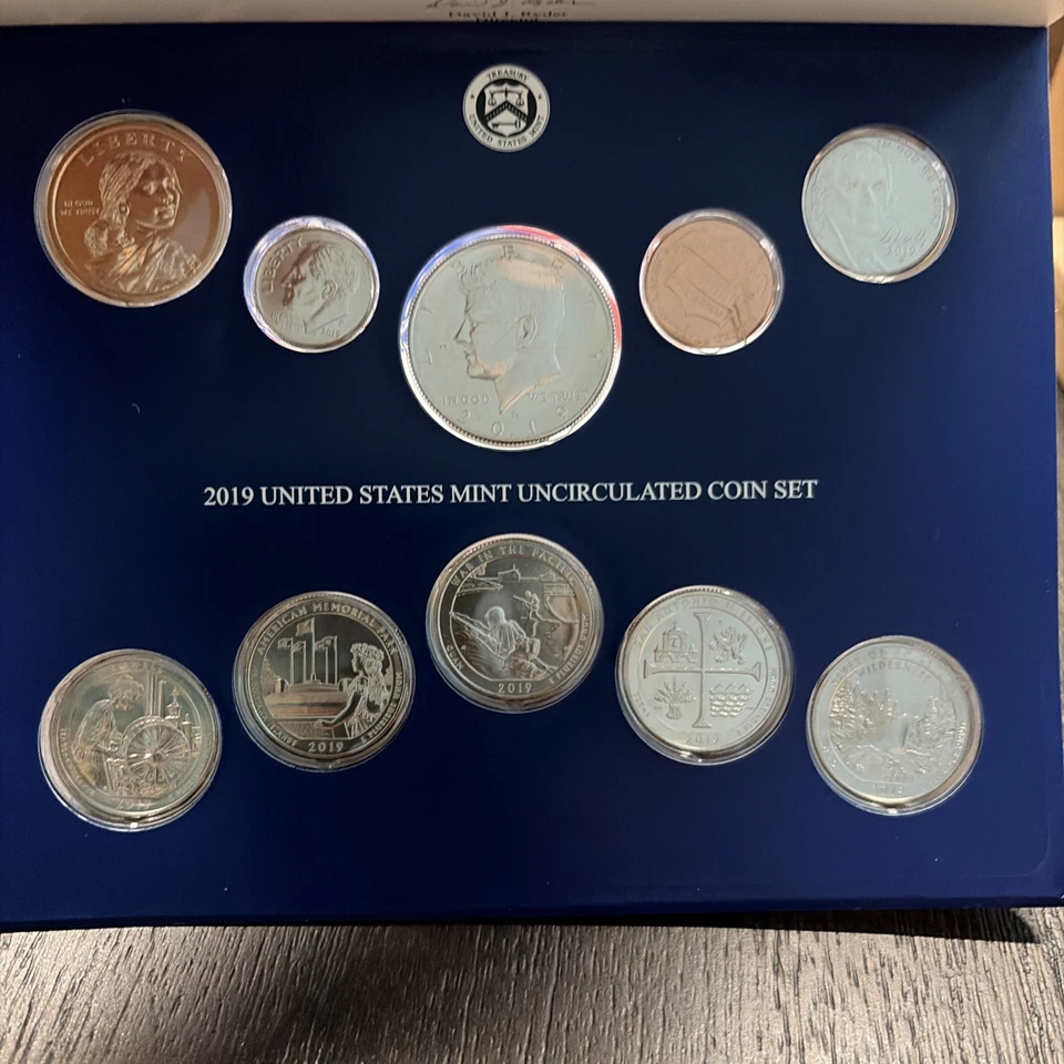 2019 P&D Uncirculated Coin Sets 1 Philadelphia 1 Denver - Image 3 of 4