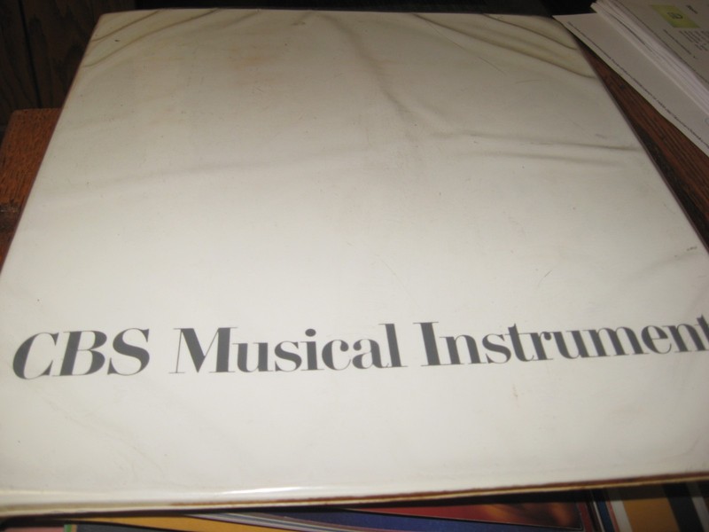 CBS MUSICAL INSTRUMENTS 3 RING BINDER OF FENDER GUITARS & ROGERS DRUMS 1970-1973