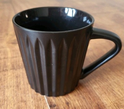 Maxwell Williams Cosmos Black Ribbed Cuunky Mug Keramik