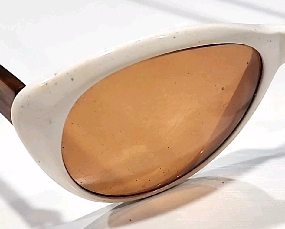 Gafas de sol Calvin Klein CK618S pequeñas blancas tortuga marrón ojos de gato Italia Foto 4 de 4