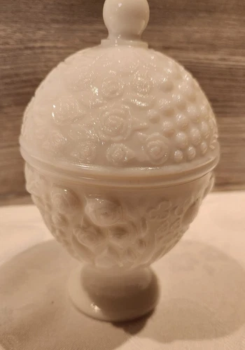 White Milk Glass Egg Shaped Candy Dish With Lid BEAUTIFUL Vintage Avon