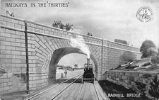 POSTCARD - LONDON & NORTH WESTERN RAILWAY - RAINHILL BRIDGE - RAILWAY IN 30'S