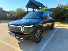2025 Rivian R1S 