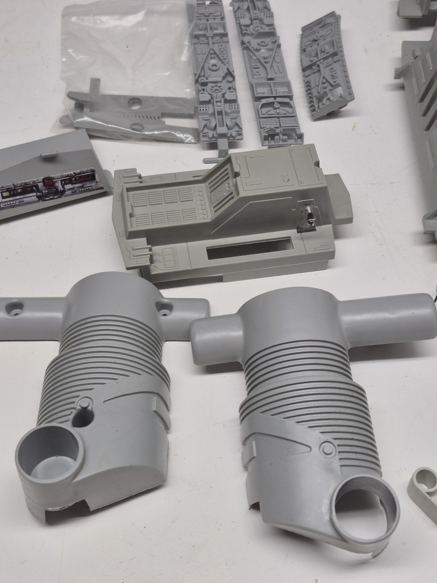 STAR WARS　スピーカー Vintage 1997 Kenner Star Wars Imperial AT-AT Walker Parts Lot