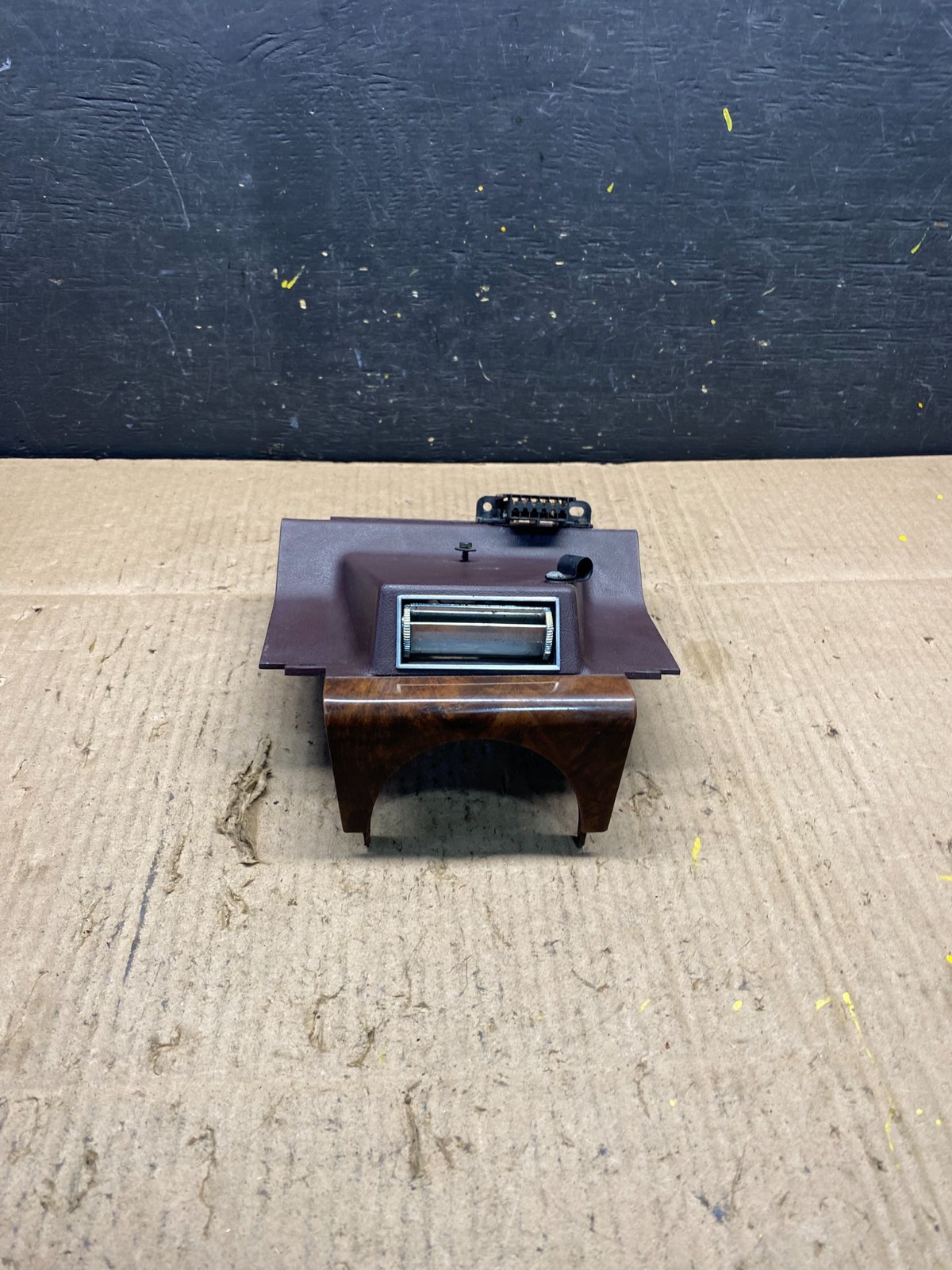 1979 -1985 Oldmobile Toronado Lower Dash Under Steering Column Trim Vent P3574