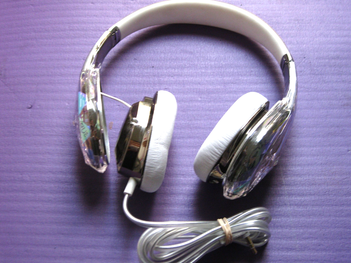 Monster Diamond Tears Edge On-Ear Headphones Limited Edition