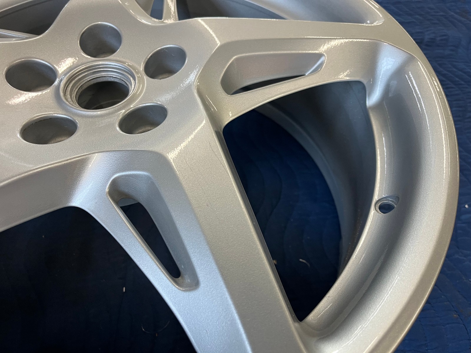 1 Genuine Ferrari 458 20" 5-Star Wheel