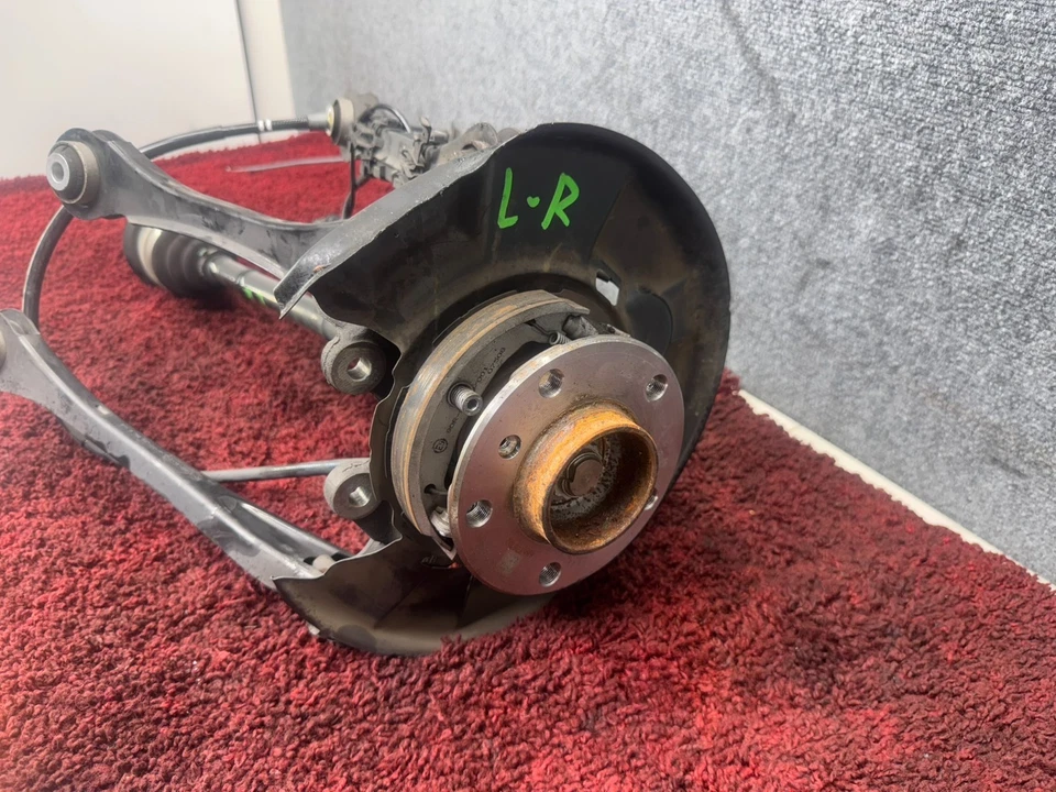 Buje de nudillo eje suspensión trasera izquierda BMW F30 F31 328D OEM 83K Foto 2 de 4