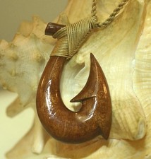 32MM GENUINE SOLID KOA WOOD HAWAIIAN JEWELRY MAKAU FISH HOOK PENDANT NECKLACE 1