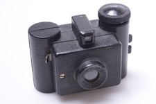 SIDA 'STANDARD' BLACK METAL CAMERA 24X24MM 35MM ROLL FILM 35MM F/8 OPTIK LENS