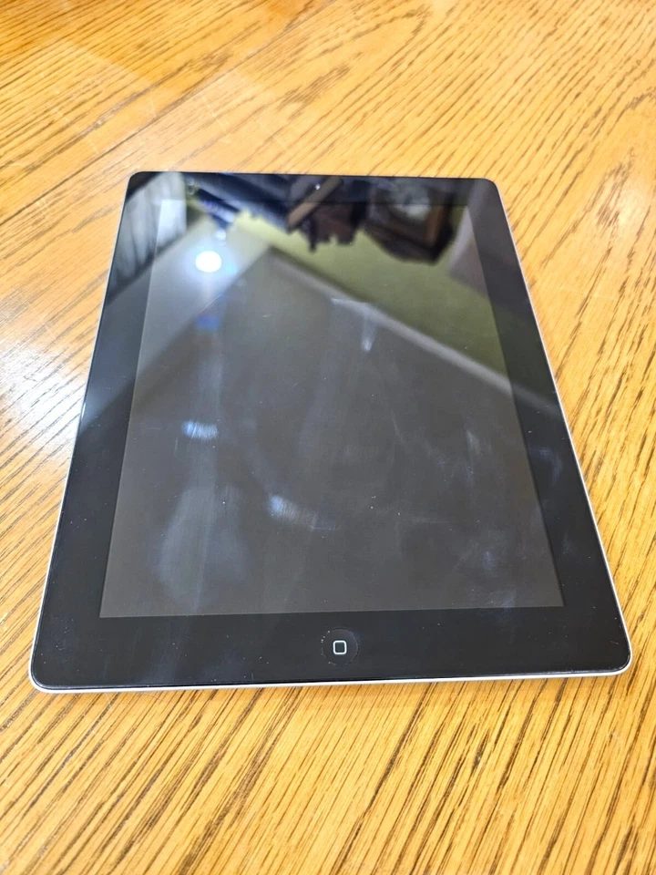 Apple iPad 10.2-inch A1396 on the iPad 2 (GSM model) 64GB, Wi-Fi  Gray Year 2011 - Image 2 of 4