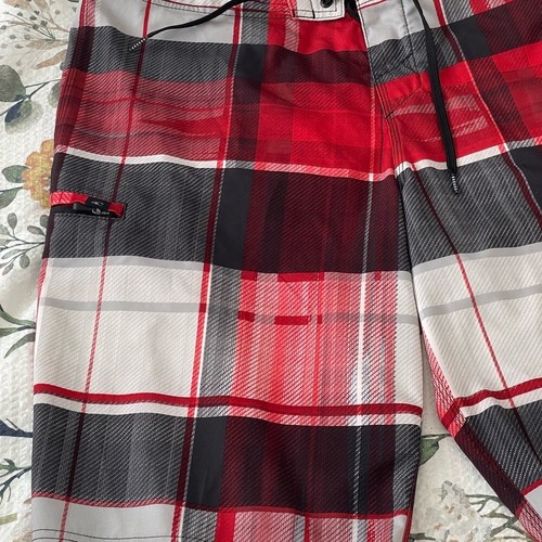 O'Neill 36 Plaid Red and Black Men's Swim Shorts 357 - Picture 2 of 6