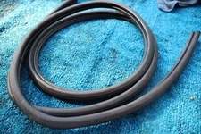 PORSCHE CAYENNE TRUNK LID SEAL