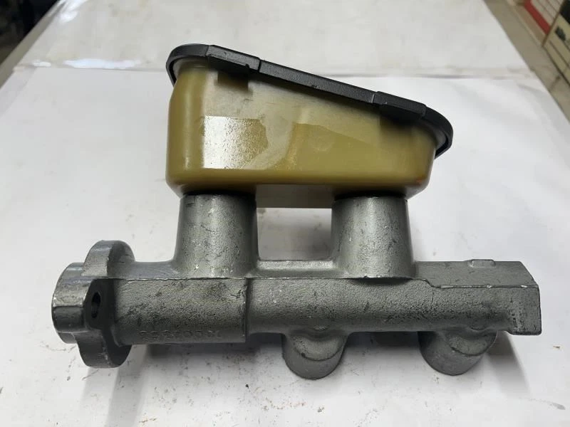 Brake Master Cylinder for Chevrolet Celebrity 83-86 Pontiac Phoenix 1983-1984 - Image 2 of 3