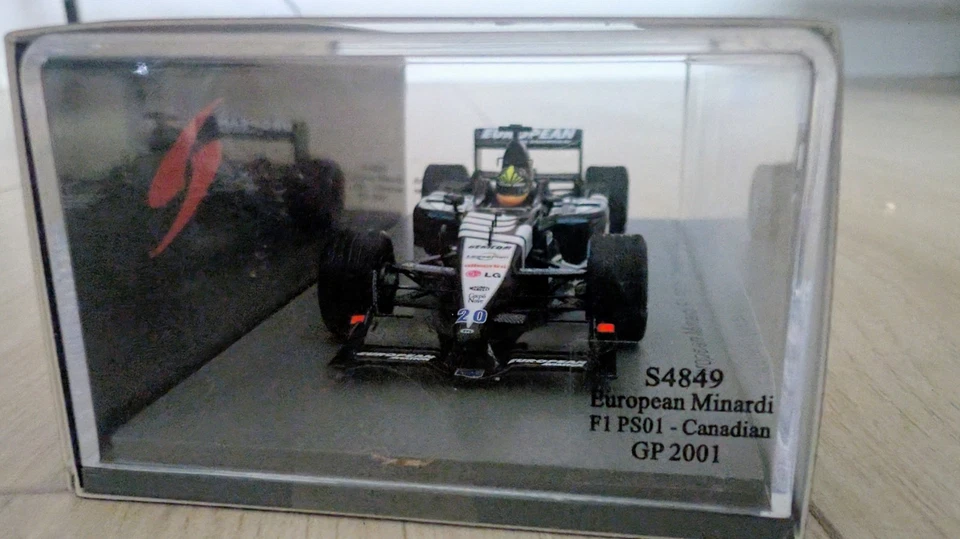 Spark Minardi PS01 1:43 - Tarso Marques - GP del Canada 2001 - Immagine 2 di 4
