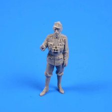1/35 Scale WWI Officer Figure Pointing Pose Resin Model Kit Unpainted