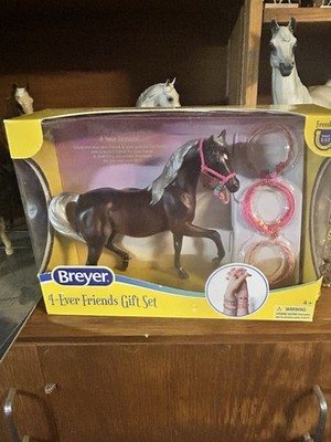 Breyer Classic 4-Ever Friends Gift Set - Silver bay Arabian Mare NIB