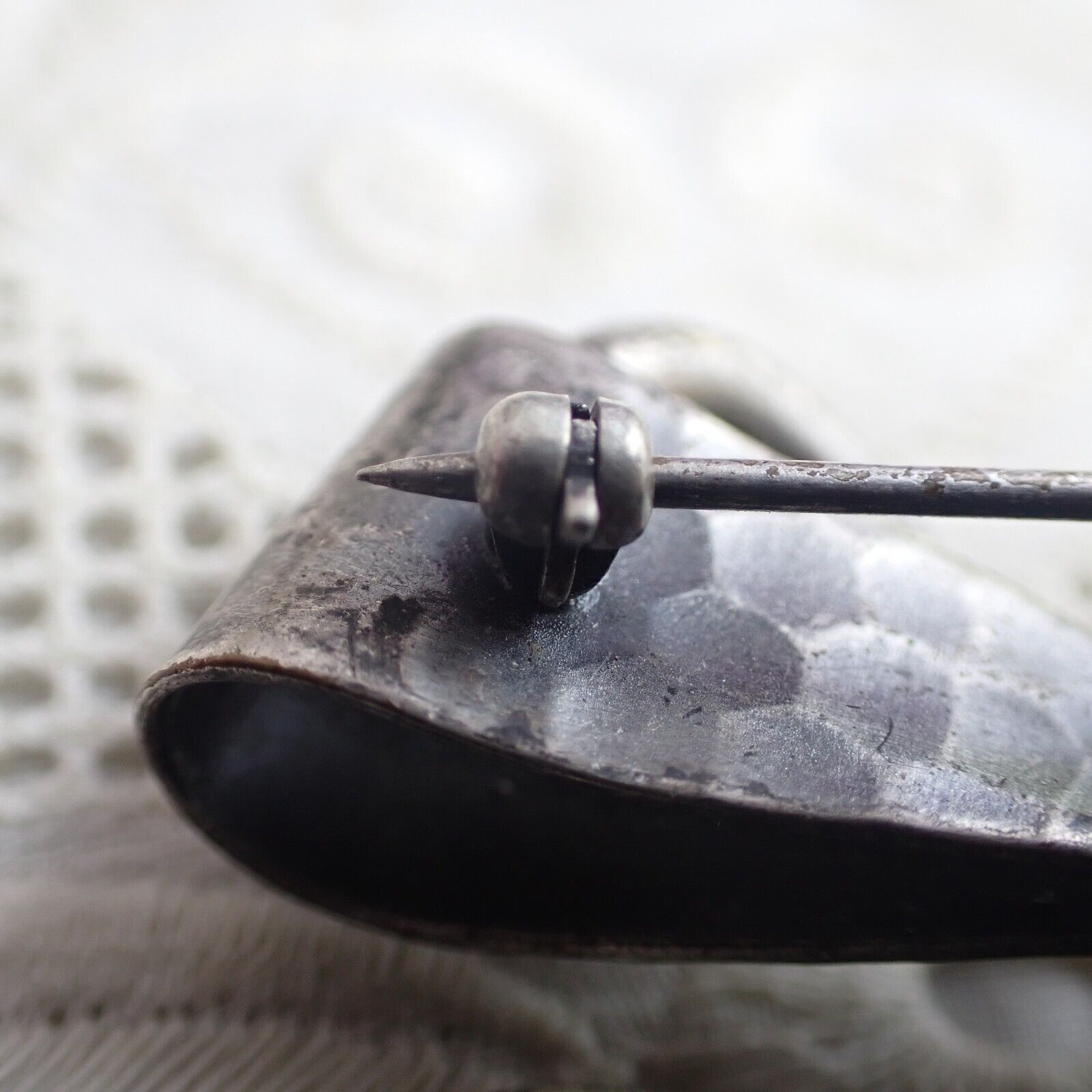 Vintage Abstract Modern Hammered Pewter Tube Bow … - image 5