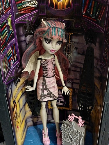 Monster High Rochelle Goyle Scaris City of Frights Mattel Doll 2012 (G1) Y0381