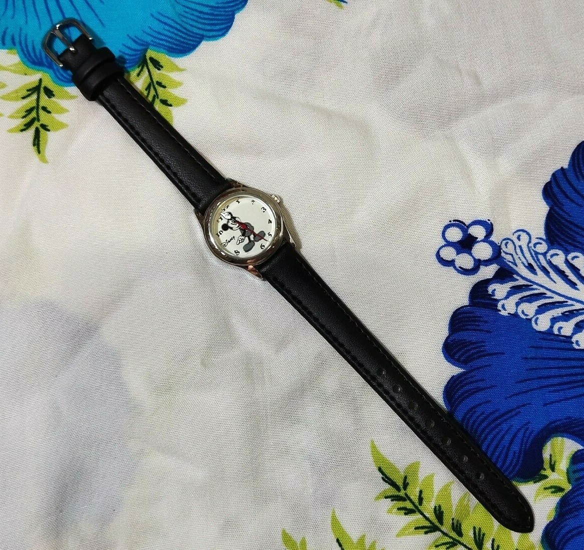 Vintage Japan Disney Mickey Mouse Moving Arm Wrist Watch  display picture 3