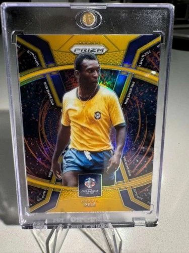 2024 Panini Prizm Copa America Phenomenon Gold Pelé /10 #40