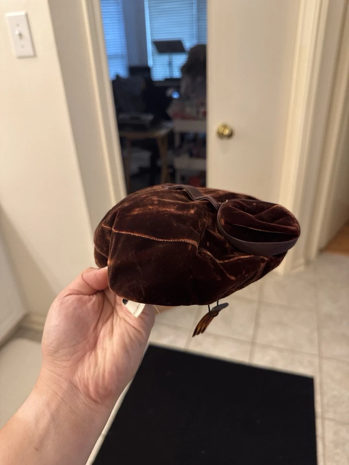 Vintage 1940s Rivera Brown Velvet Pillbox Beret Hat – Horland Swanson Millinery - Image 4 of 4