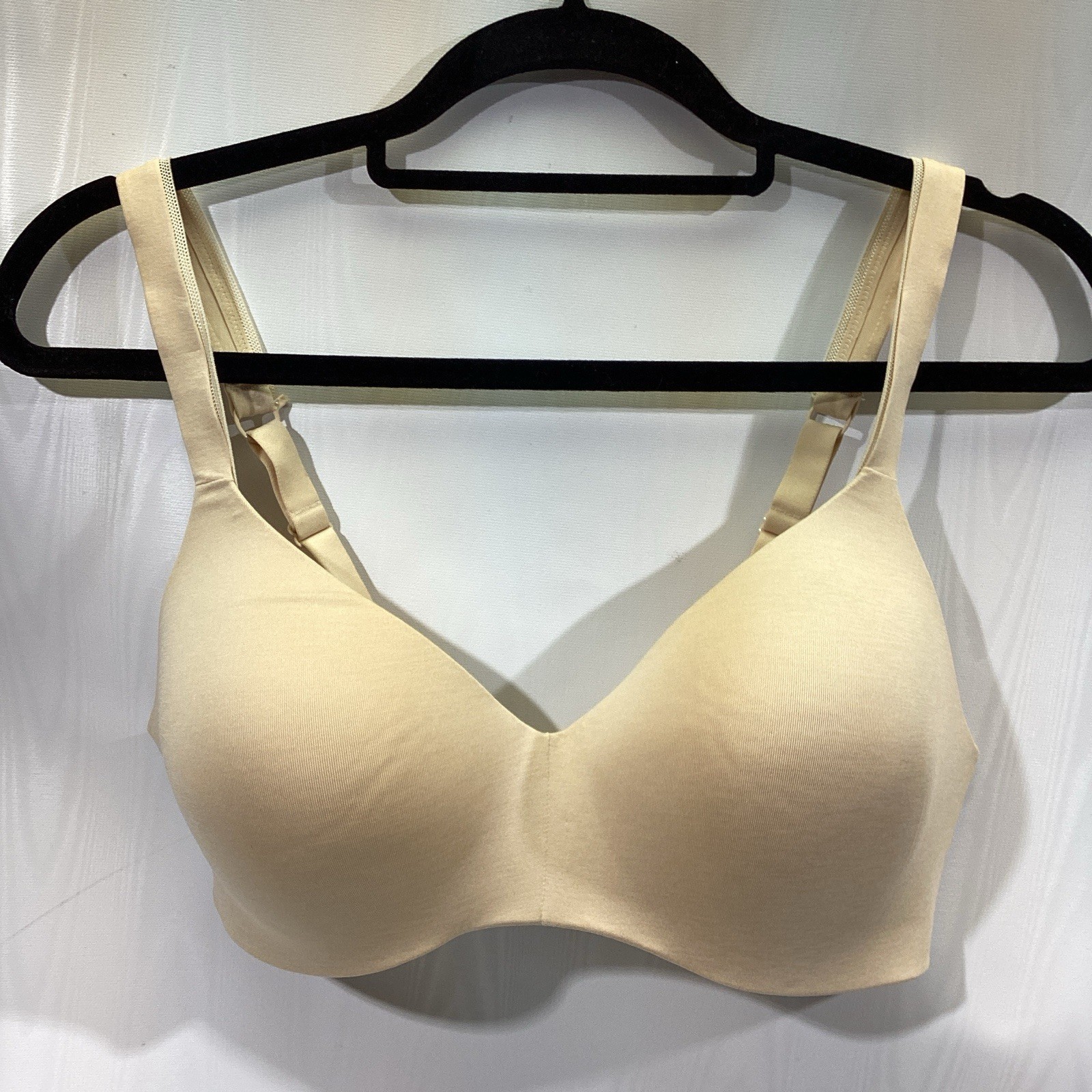 Hanes Bra Beige Wireless Comfort 38CSmooth Cup T-Shirt
