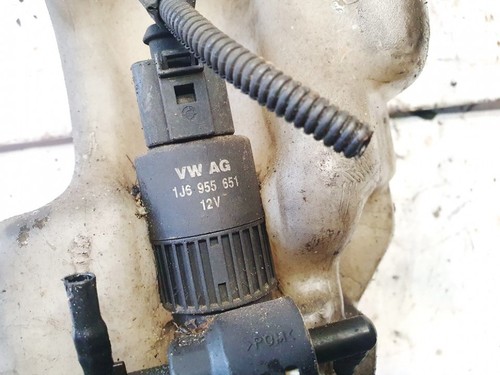 1j6955651 Waschwasserpumpe, Scheibenreinigung  Volkswagen Golf DE1598336-40