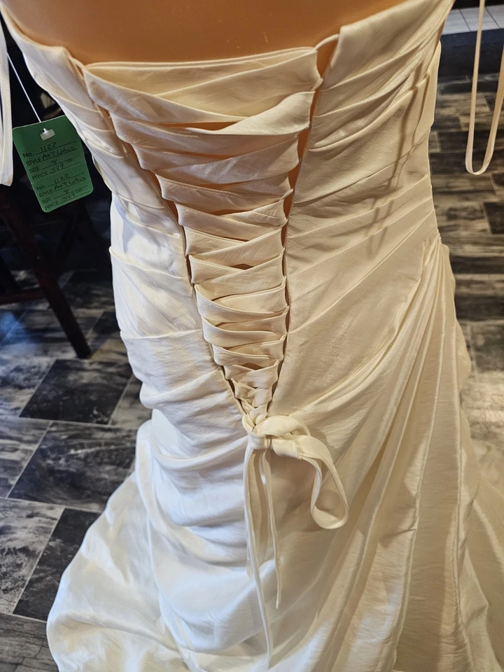 Ivory Wedding dress Sz 8 Strapless ,Train  Lace Up Back, Rhinestones  - Image 3 of 4