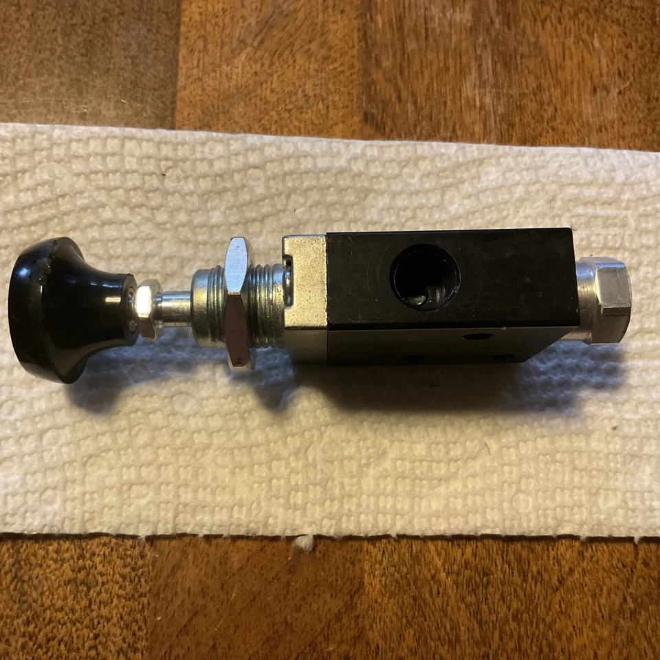 New Parker 404411000 Manual Air Control Valve 3-Way 1/8" NPT - Image 4 of 4