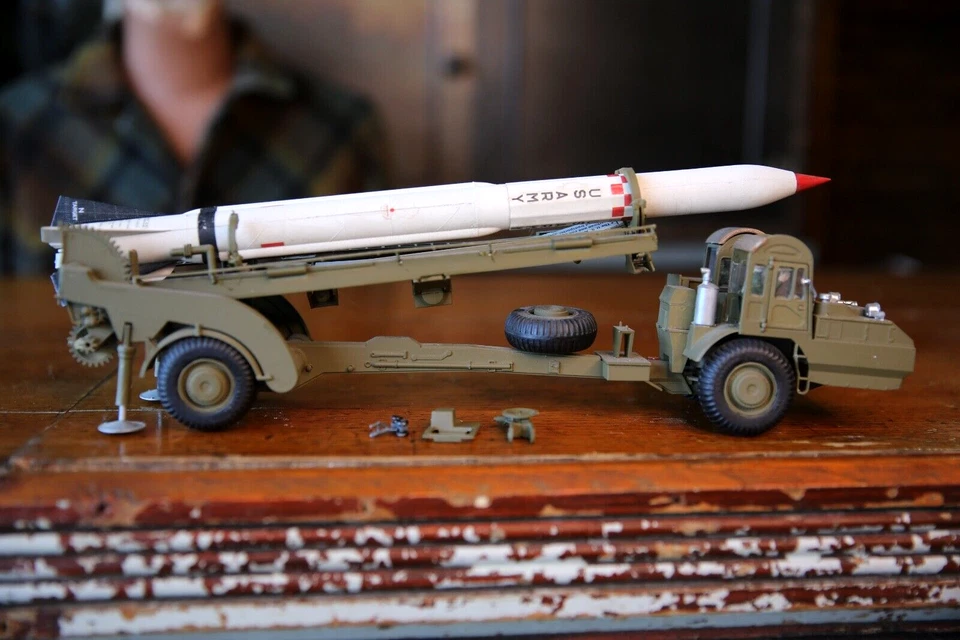 老式军用模型套件火箭发射器卡车塑料模型建造军队 — 第 2/4 张图片