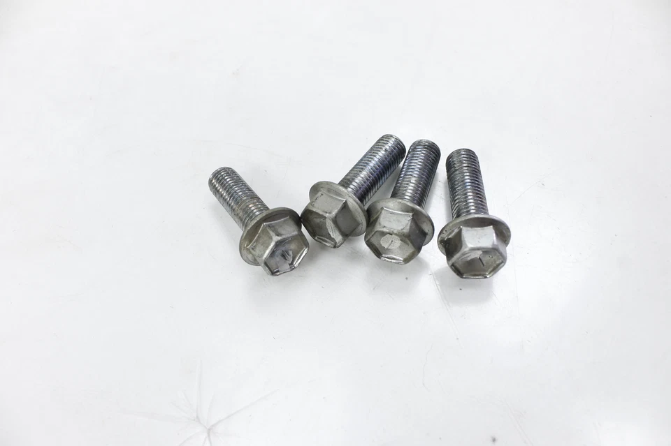 02-06 SUZUKI VSTROM 1000 SUBCHASIS TRASERO SUBMARCO PERNOS DE MONTAJE HERRAJES Foto 3 de 3