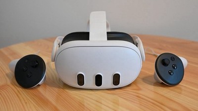 Meta Quest 3 Virtual Reality Headset 512GB White with Controllers